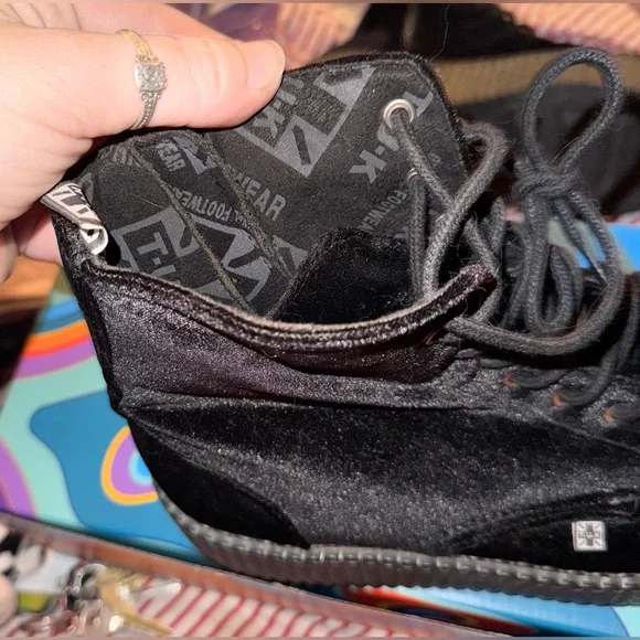 T.U.K. Black Velvet 7-Eye Viva Mondo Boot - Picture 5 of 6